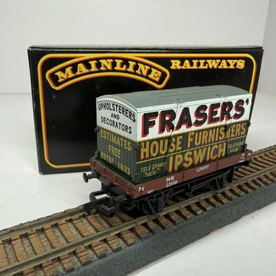 OO Scale Mainline Railways 1 Plank Wagon Fraser’s Furniture Container 37458 - Image 1 of 4