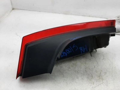 Passenger Tail Light Sedan VIN D 4th Digit V-series 08-14 CADILLAC CTS 22806054 - Image 1 of 4