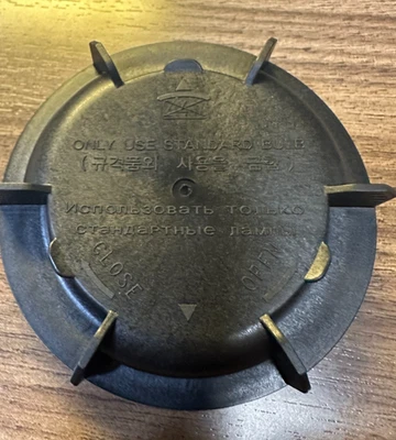 NUEVO TAPÓN ANTIPOLVO PROTECTOR DE FAROS HYUNDAI FABRICANTE DE EQUIPOS ORIGINALES - SE ADAPTA A MUCHOS MODELOS VER MÁS ABAJO Foto 1 de 3