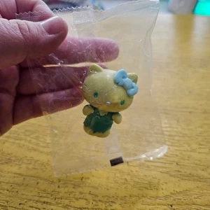 Hello Kitty Collectible Mini Figure Series 1 From Five Below Zombie Sealed  - Bild 1 von 4