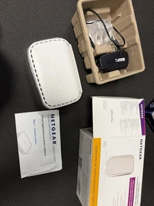 Netgear 5-Port Gigabit Ethernet Switch GS605 10/100/1000 Mbps GS605v4 - Picture 1 of 11