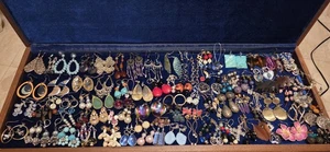 Vintage Mod Earrings Lot Of 90. 1lb 14 Oz.glass,crystal, Stone, - Picture 1 of 9