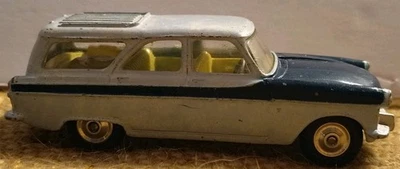 Vintage Corgi Toys FORD ZEPHYR ESTATE CAR 2-Tone Blue 1960 Yellow Interior - Image 1 of 4