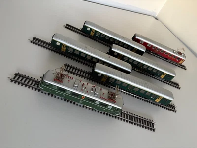 Märklin H0 3050 Elektrolok kompletter Zug incl. 5 Anhänger Schweizer Bahn SBB - Bild 1 von 4