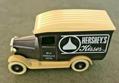 HERSHEY'S "KISSES" МИНИАТЮРНЫЙ (МЕТАЛЛ И ПЛАСТИК) ГРУЗОВИК ДЛЯ ДОСТАВКИ - Изображение 1 из 4