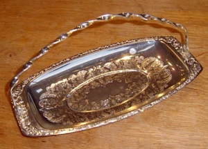 Silver Plated English Cake Dish Vintage 24cm x12cm overall with handle - Picture 1 of 5