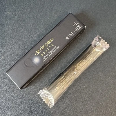 Cartucho de lápiz delineador de ojos Cle de Peau Beaute tono # 102 con caja Foto 1 de 4