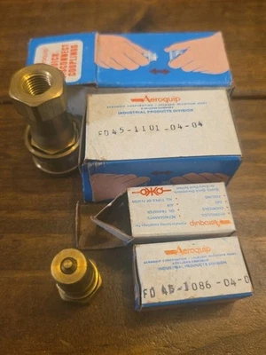  2 Aeroquip FD45-1101-04-04 Brass Quick Coupler And 2 FD45-1086-0404 = 2 Sets - Image 1 of 4