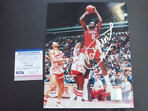 MOSES MALONE PHILA 76ERS SIGNED 8X10 COLOR  PHOTO PSA CERTIFIED
