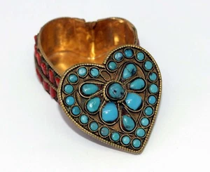 RUSTIC ANTIQUE TIBETAN BRASS HEART SHAPED BOX WITH TURQUOISE AND CORAL SIMULANTS - Picture 1 of 20