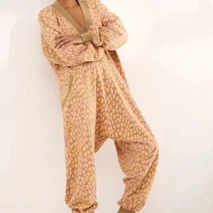 Nuevo Free People Just Because Mono Mameluco Manga Larga Estampado Pequeño - Imagen 1 de 13