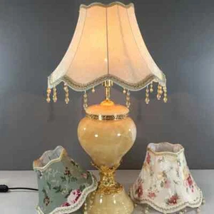 Lámpara de mesa estilo europeo pantalla tela mesita de noche lámpara de pared pantallas flecos. - Imagen 1 de 27