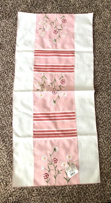 Heritage Lace Pink and Dainty Floral Tea Towel NWT - Image 1 of 4