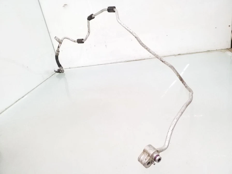 Manguera de tubo de aire acondicionado Volkswagen Golf VI 2011 1K0820741AT gasolina 90kW Foto 1 de 4