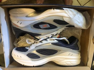 Sneakers stringate REEBOK argento/grigio Tempo Flyer II taglia 10,5 nella scatola - Foto 1 di 9