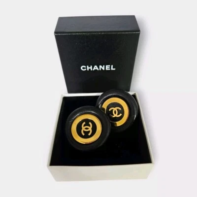 Pendientes de clip vintage Chanel Jumbo CC con logotipo de cuero negro Foto 1 de 4