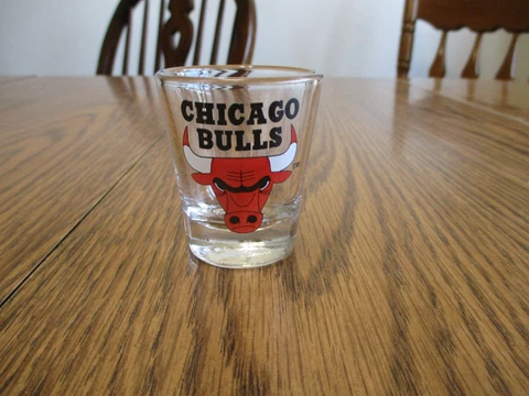 Chicago Bulls Shot Glass  2 1/4 inCH TALL NBA BASKETBALL TEAM Cover