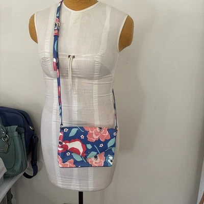 Bolso de mano Kate Spade Cedar Street multi floral Foto 1 de 4