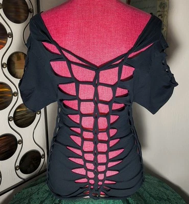 Camiseta Mediana MARVEL WASP Hombro Descubierto Abierto Sin Espalda Diseño Girado Foto 1 de 4
