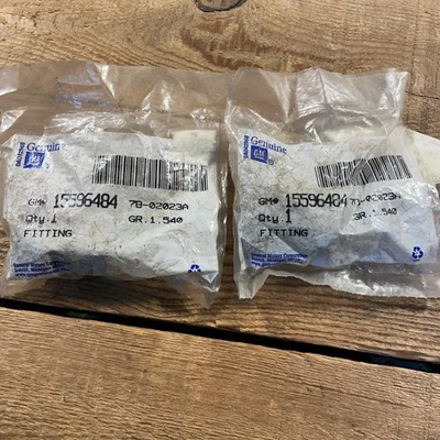 Фитинг GM 15596484 (Qty-2) от оригинального производителя новый из старых запасов - Изображение 1 из 4