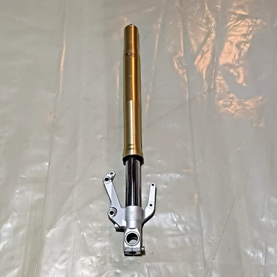 GENUINO YAMAHA YZF R1 4XV 1998-99 HORQUILLA DERECHA PIERNA SOPORTE Foto 1 de 4