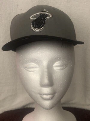 New Era 59fifty Miami Heat NBA Hardwood Classics Fitted Hat Kids 6 5/8 53cm Gray - Image 1 of 4