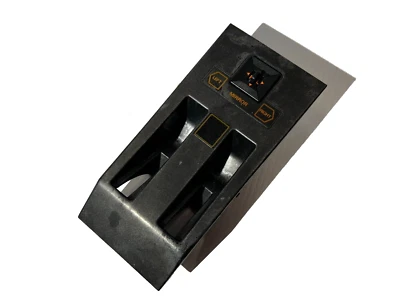 87-89 MITSUBISHI STARION CHRYSLER CONQUEST CONTROL DE ESPEJO/LIBERACIÓN DEL CINTURÓN DE SEGURIDAD Foto 1 de 4