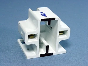 Leviton 26720-200 Compact Fluorescent Lamp Holder CFL Light Socket GX23 Bulk 75W - Picture 1 of 4