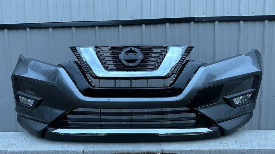 PARAGOLPES DELANTERO ORIGINAL GRIS NISSAN ROGUE 2017 2018 2019 2020 Foto 1 de 4