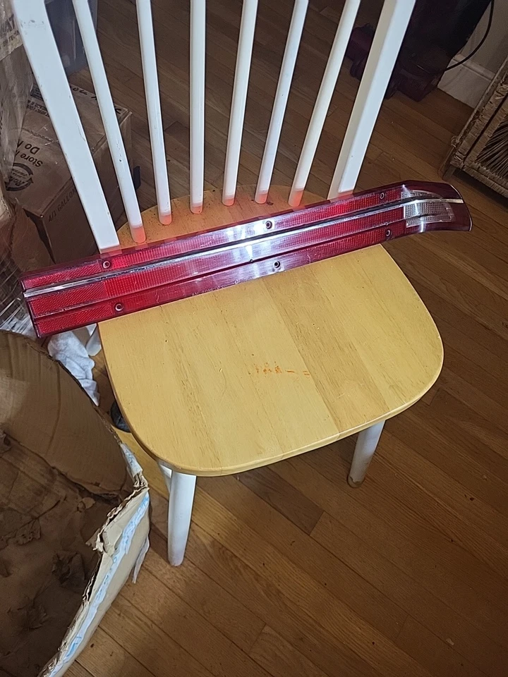 Chrysler New Yorker MoPar Pass 1970 70 LÁMPARA TRASERA LENTE OEM Sae Stiar-70 canales  Foto 1 de 4