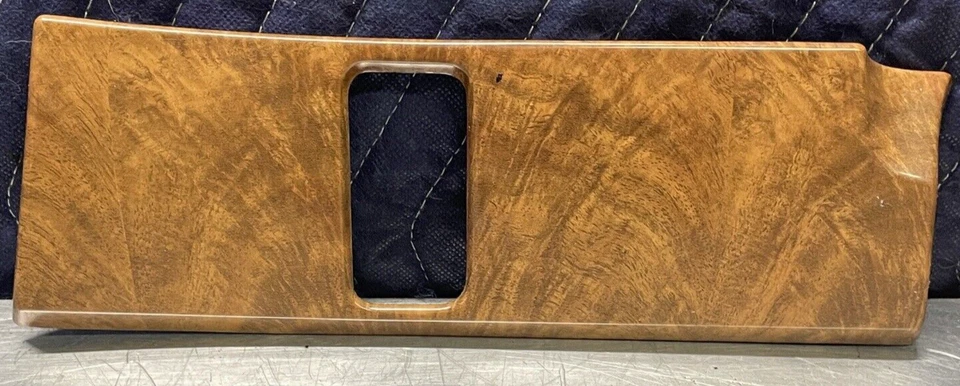 1992-1996 Buick Park Avenue Woodgrain Trunk Switch Trim Bezel OEM 25613086 - Изображение 1 из 4