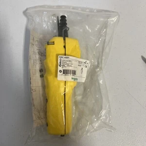 Schneider Electric XACA201 Pendant Station * Ships Same Day * NEW - Picture 1 of 3