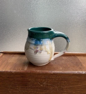 Green, Blue & Cream Pottery Drip Glaze Mug Signed by Artist 4"x3,5" - Picture 1 of 14