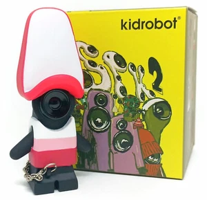 Kidrobot x Jason Siu SPK2 SPEAKER FAMILY 2 Mini Series SNEAK Vinyl Figur 2011 - Bild 1 von 1