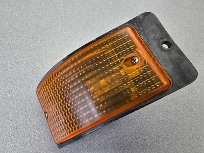 BONITO MONTAJE INTERMITENTE ÁMBAR DELANTERO ORIGINAL USADO ORIGINAL PORSCHE 924 924S #18 Foto 1 de 4