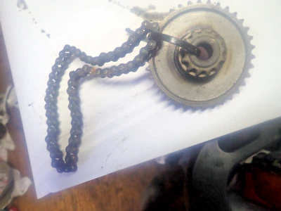 Cadena de arranque y engranajes Honda CM 200T Twinstar 1980 Foto 1 de 4