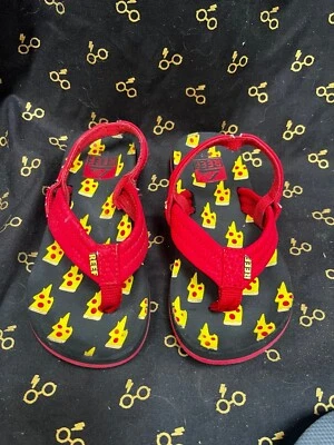 Reef size 9c 10c red and black flip flops sandals - Image 1 of 3