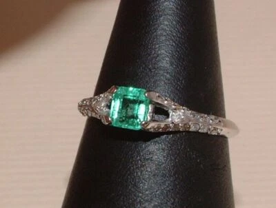 Exclusiver Smaragd & Brillant Ring - 0,50 ct - 14 Kt. Weißgold 585 - Smaragd Cut - Bild 1 von 4