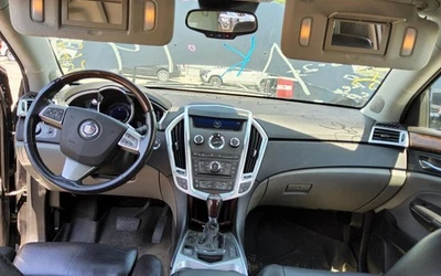 CADILLAC SRX 2010-2011 FUSE BOX ENGINE 1693057 - Imagem 1 de 4