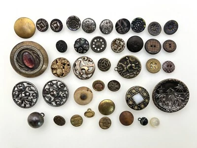 40 Antique Art Nouveau Button Lot Metal, Glass, Brass, Silver - Image 1 of 4