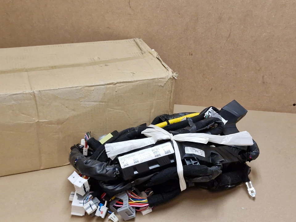 Hyundai Main Wiring Assembly 91175G2090 91175-G2090  KIA Genuine NEW OEM - Image 1 of 4