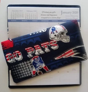 Baumwollstoff New England Patriots 2025-26 Taschenkalender & Terminbuch - Bild 1 von 1