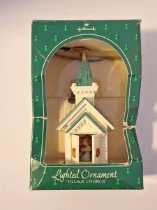 Ornamento illuminato Hallmark 1984 "Chiesa del villaggio" - Foto 1 di 5