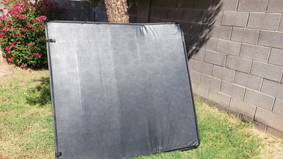 Rugged Cover Vinyl Soft Folding Truck Bed Cover - Imagem 1 de 4