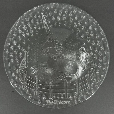 Plato de vidrio transparente prensado en relieve The Unicorn de colección 13" mitología redonda Foto 1 de 4