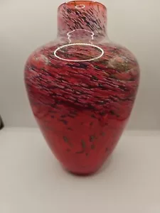 Vintage Studio Art Glas Vase signiert - rot mit Wirbel Effekt - Bild 1 von 19