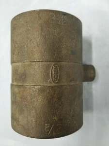 2-1/2" X 2-1/2" X 1/2" Cast Tee - Picture 1 of 3