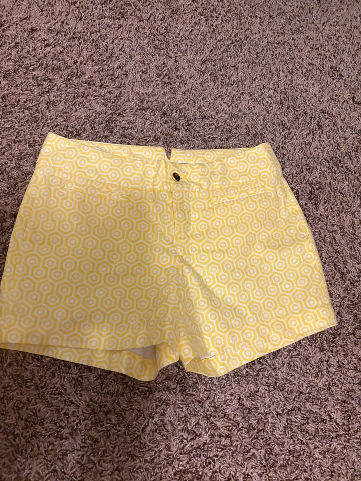 Banana Republic Factory Clean Welt Pocket Shorts 0 Dandelion Yellow Cotton Blend - Image 1 of 3