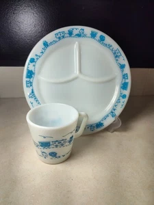2 Piece Vintage Pyrex Children Train Set, Excellent - Picture 1 of 9