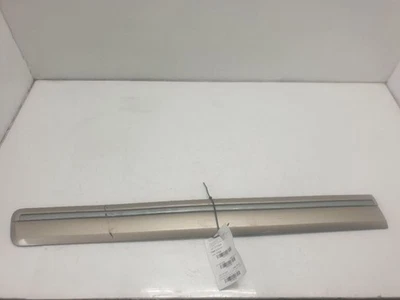 Toyota Sequoia Limited 2005 moldura de puerta delantera del lado del conductor  Foto 1 de 4